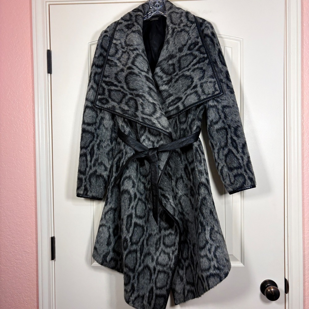 Diane Von Furstenberg Gray Leopard Faux Fur Coat Asymmetrical Shawl Collar L - Picture 7 of 16